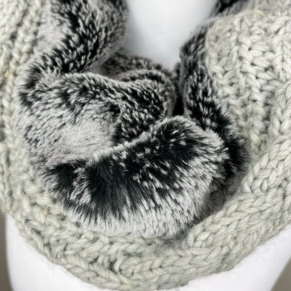 Free Country Chunky Knit Faux Fur Cowl Scarf Neck Warmer Gray Quiet Luxury - Picture 2 of 7